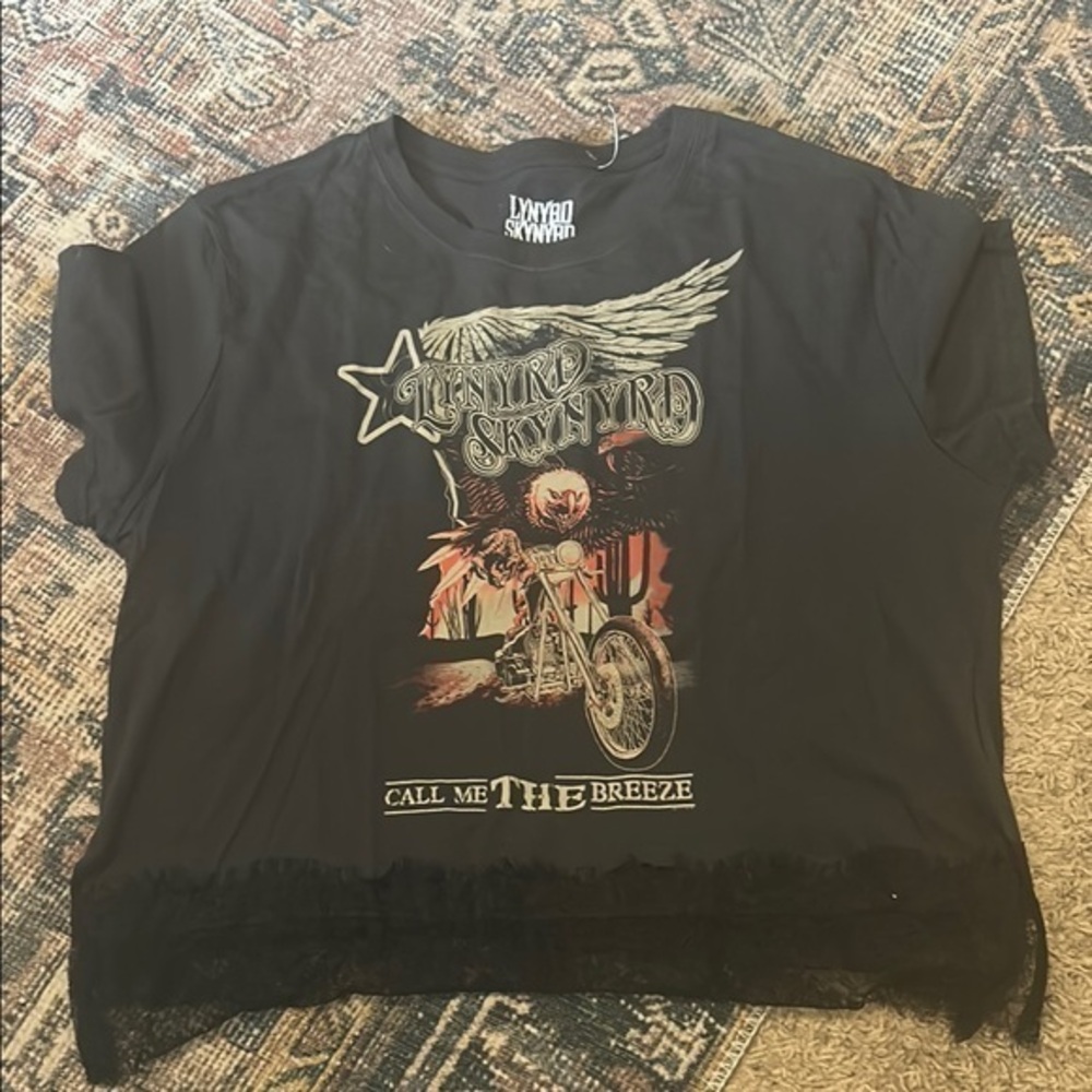 NWOT Graphic band tee